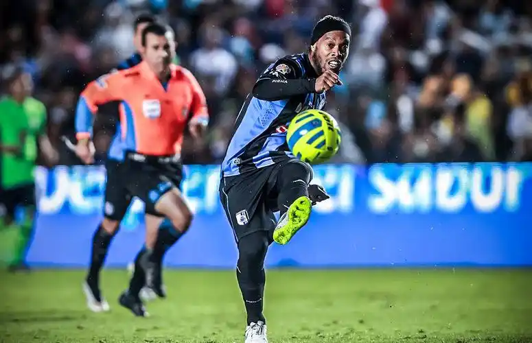 随着退役消 随着退役消